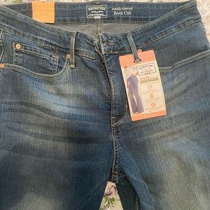 Women’s jeans. New with tags.